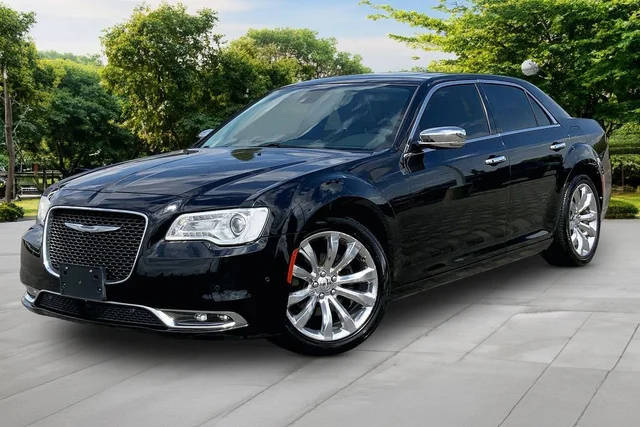 2017 Chrysler 300 300C RWD photo