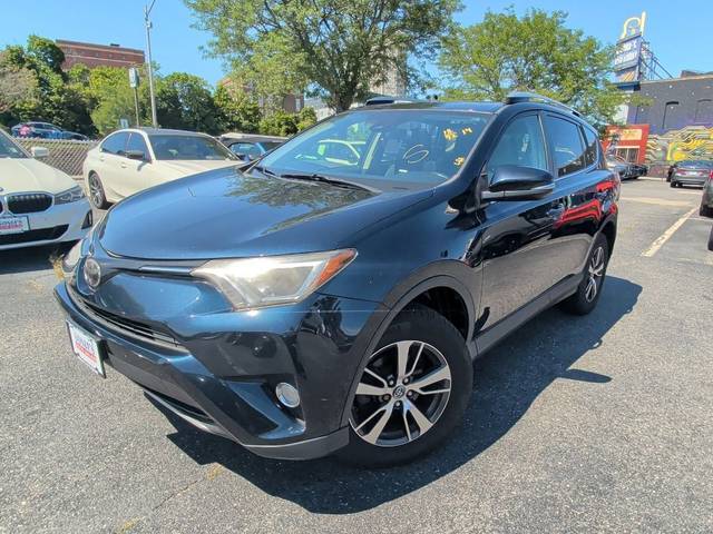 2018 Toyota RAV4 XLE AWD photo