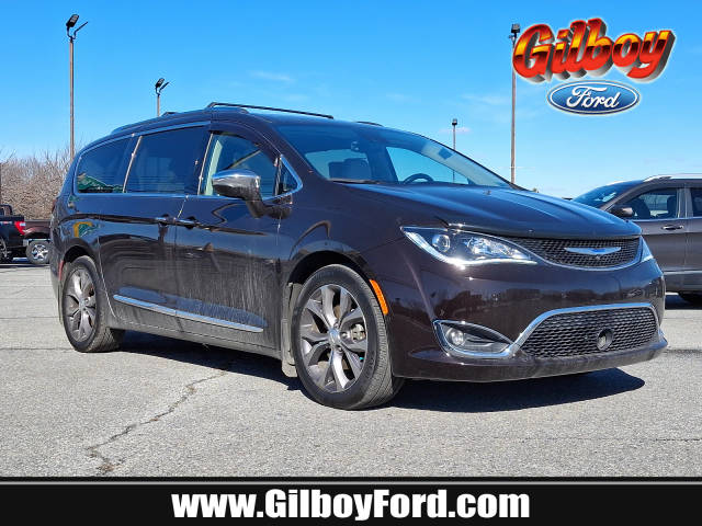 2018 Chrysler Pacifica Minivan Limited FWD photo