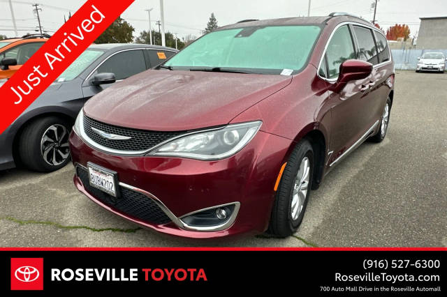 2018 Chrysler Pacifica Minivan Touring L Plus FWD photo