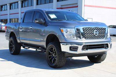 2018 Nissan Titan SV 4WD photo
