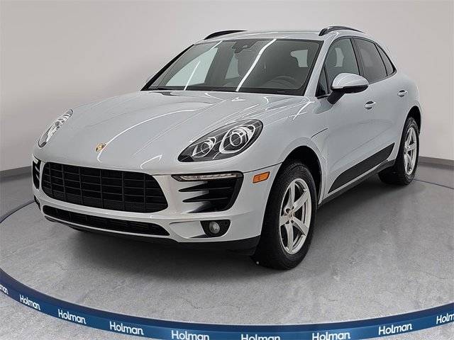 2018 Porsche Macan  AWD photo
