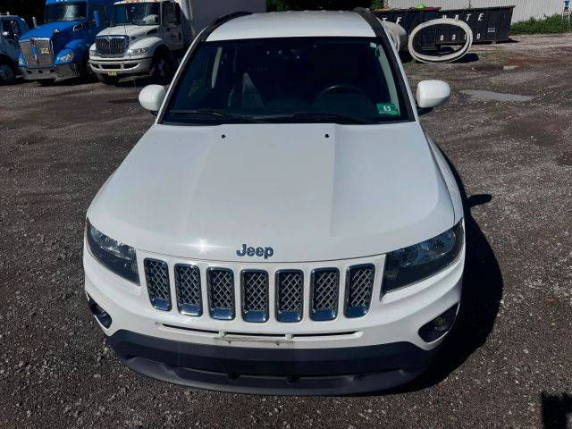2016 Jeep Compass Latitude FWD photo