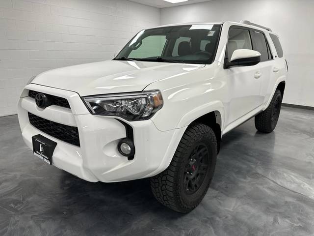 2017 Toyota 4Runner SR5 4WD photo