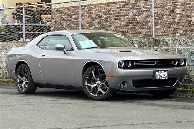 2018 Dodge Challenger SXT Plus RWD photo