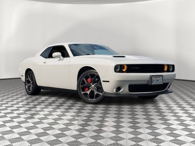 2018 Dodge Challenger SXT Plus RWD photo