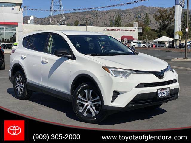 2018 Toyota RAV4 LE FWD photo