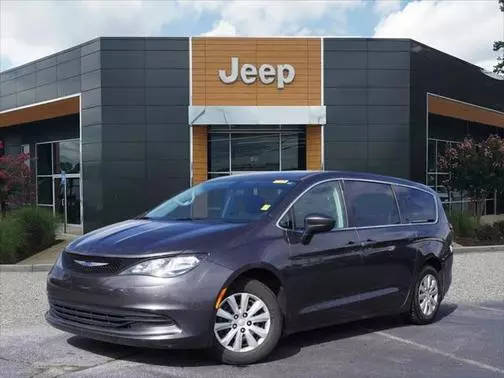 2018 Chrysler Pacifica Minivan L FWD photo