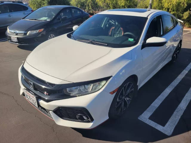 2018 Honda Civic  FWD photo