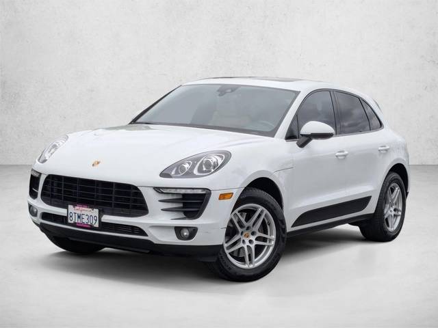 2018 Porsche Macan  AWD photo