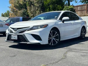 2018 Toyota Camry SE FWD photo