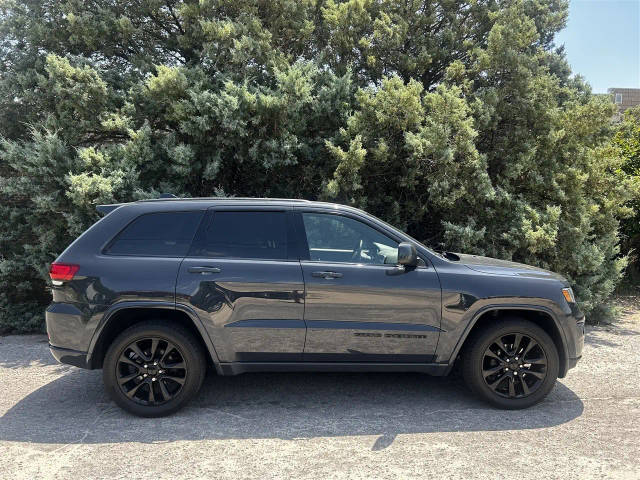2018 Jeep Grand Cherokee Altitude 4WD photo