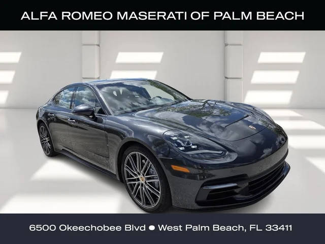 2018 Porsche Panamera RWD photo