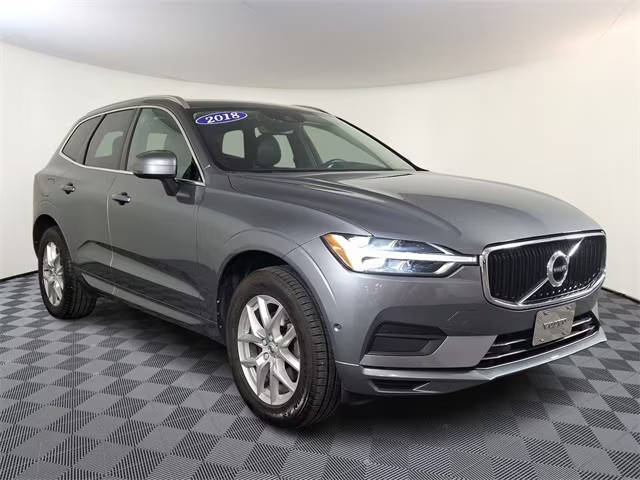2018 Volvo XC60 Momentum AWD photo