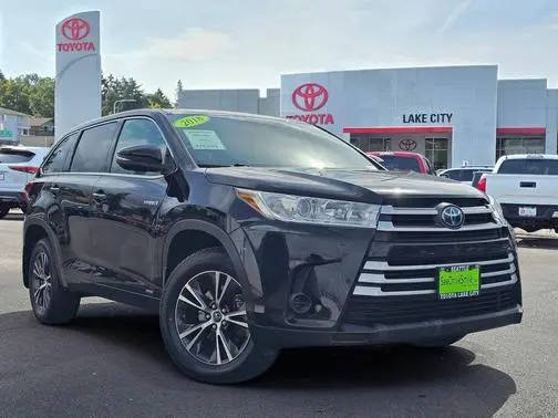 2018 Toyota Highlander Hybrid LE AWD photo