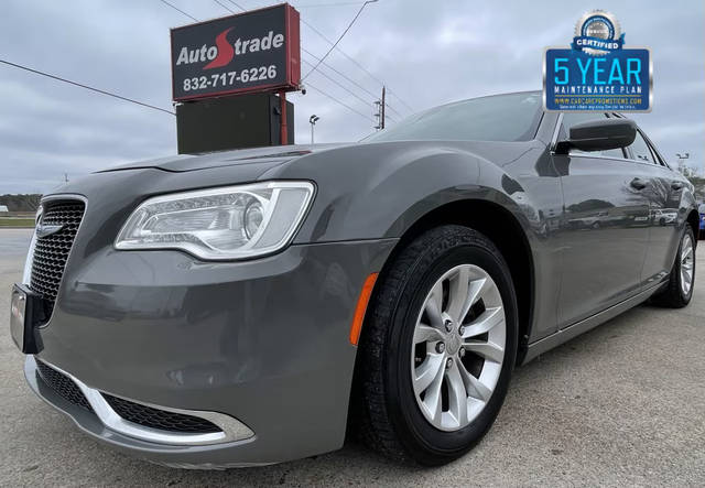 2018 Chrysler 300 Touring RWD photo