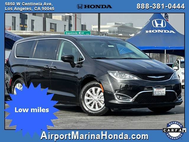 2018 Chrysler Pacifica Minivan Touring Plus FWD photo