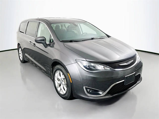 2018 Chrysler Pacifica Minivan Touring Plus FWD photo