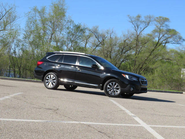 2018 Subaru Outback Touring AWD photo