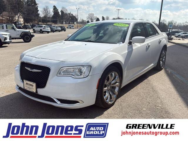 2018 Chrysler 300 Touring L RWD photo