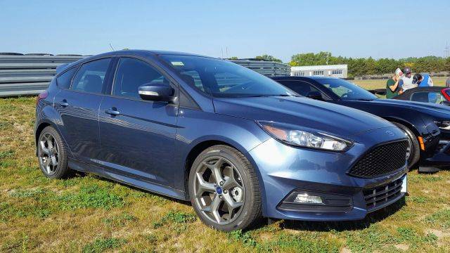 2018 Ford Focus SEL FWD photo