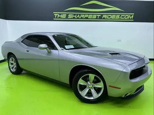 2018 Dodge Challenger SXT RWD photo