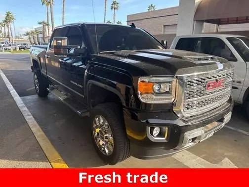 2018 GMC Sierra 2500HD Denali 4WD photo