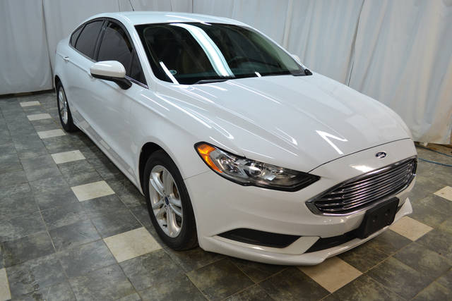 2018 Ford Fusion SE FWD photo