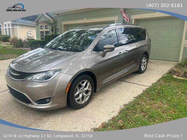 2018 Chrysler Pacifica Minivan Touring L Plus FWD photo