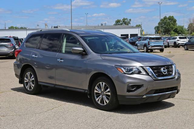 2018 Nissan Pathfinder S 4WD photo