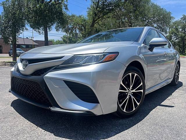 2018 Toyota Camry SE FWD photo