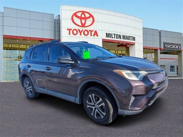 2018 Toyota RAV4 LE FWD photo