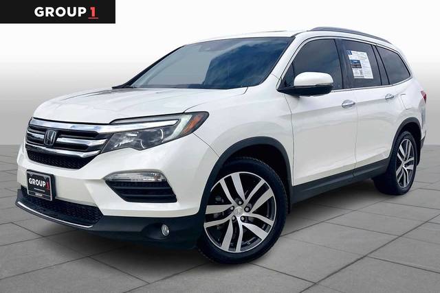2018 Honda Pilot Touring FWD photo