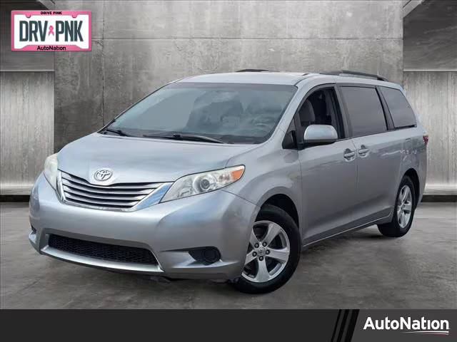 2017 Toyota Sienna LE FWD photo