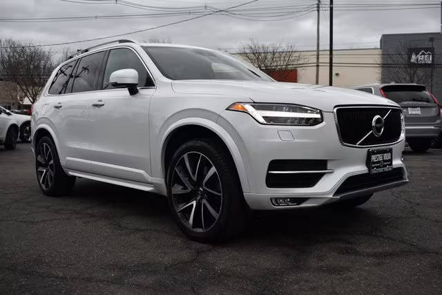 2018 Volvo XC90 Momentum AWD photo