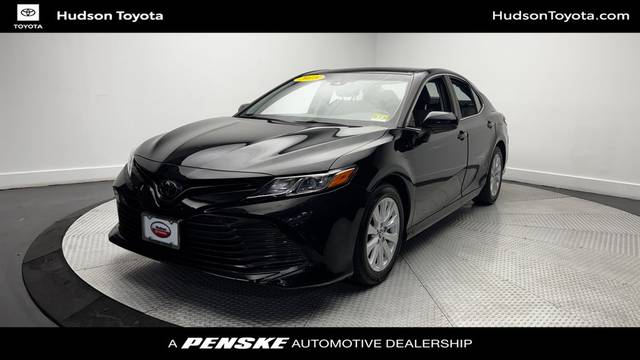 2018 Toyota Camry LE FWD photo