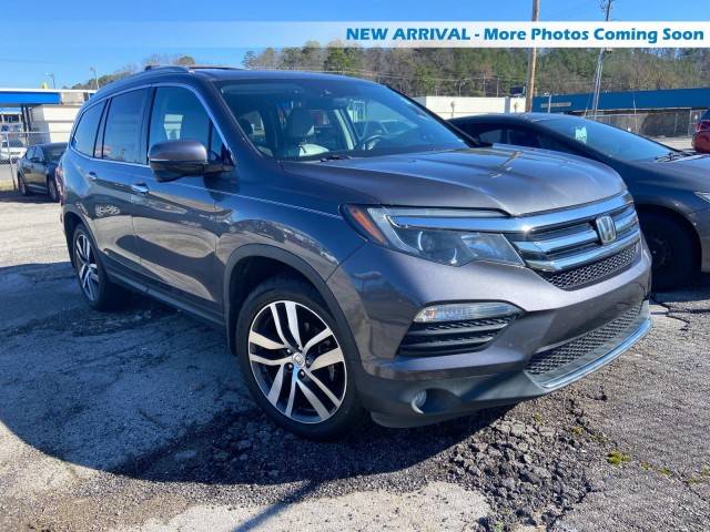 2018 Honda Pilot Touring FWD photo