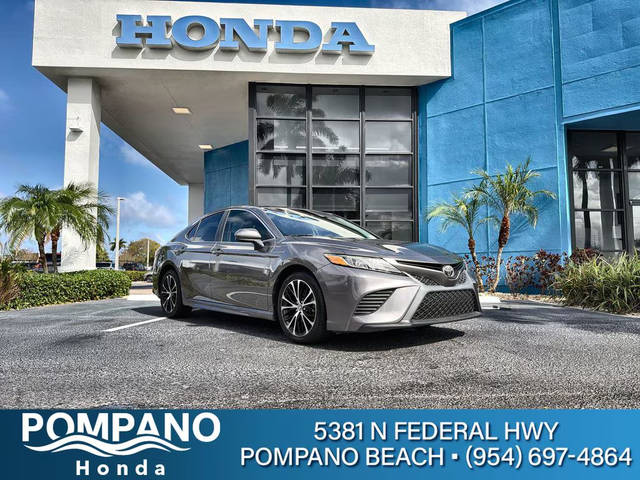 2018 Toyota Camry SE FWD photo