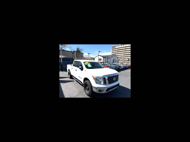 2018 Nissan Titan SV 4WD photo