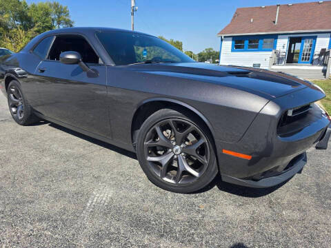 2018 Dodge Challenger SXT Plus RWD photo