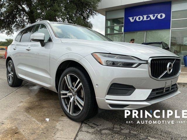 2018 Volvo XC60 Momentum AWD photo
