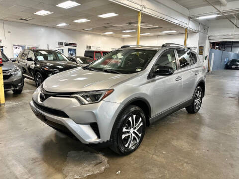 2018 Toyota RAV4 LE AWD photo