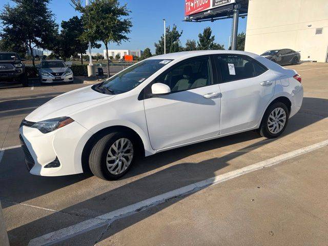 2018 Toyota Corolla LE FWD photo