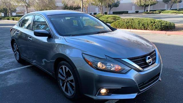 2017 Nissan Altima 2.5 SR FWD photo