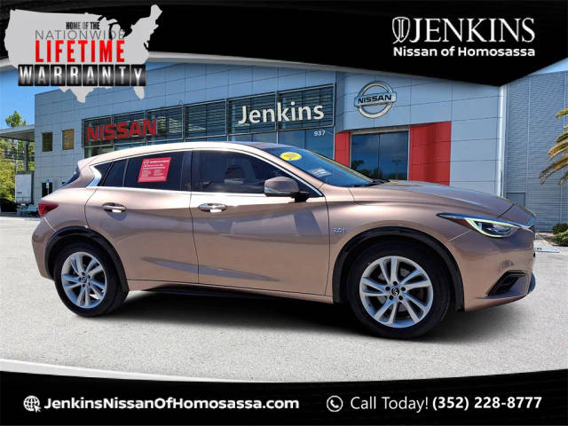 2018 Infiniti QX30 Luxury FWD photo
