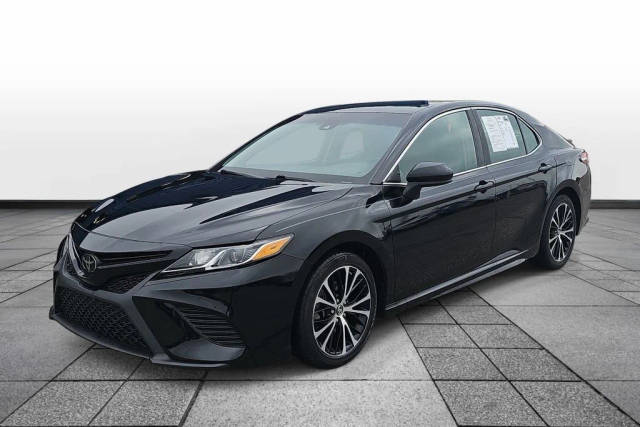 2018 Toyota Camry SE FWD photo