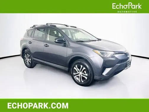 2018 Toyota RAV4 LE FWD photo