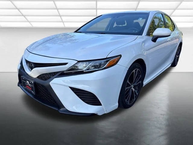 2018 Toyota Camry SE FWD photo