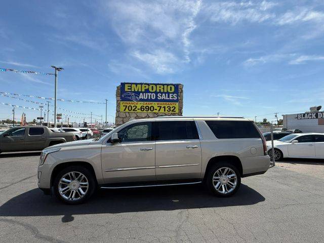 2017 Cadillac Escalade ESV Luxury 4WD photo