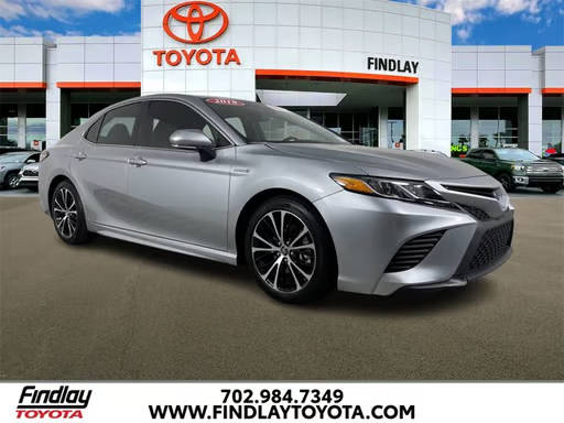 2018 Toyota Camry Hybrid SE FWD photo